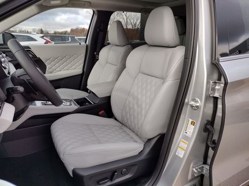 New 2025 Mitsubishi Outlander SEL image 7