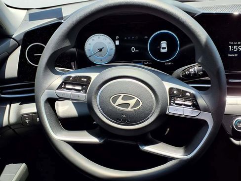 Certified 2024 Hyundai Elantra SEL FWD image 19