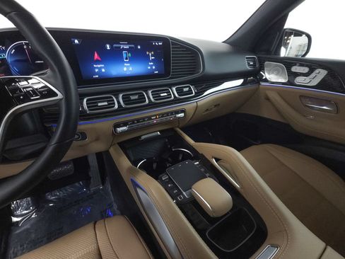 Used 2025 Mercedes-Benz GLE 450e 4MATIC w/ AMG Line Exterior image 15