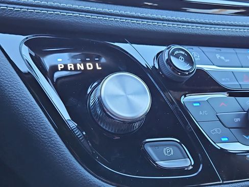 New 2026 Chrysler Pacifica Select image 30