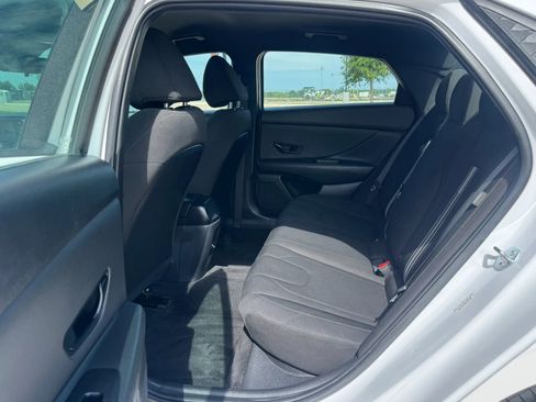 Used 2025 Hyundai Elantra Sport FWD image 26