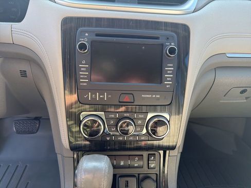 Used 2016 Chevrolet Traverse LT image 32