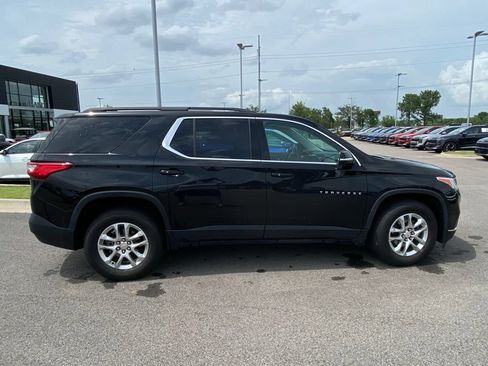 Used 2020 Chevrolet Traverse LT w/ Driver Confidence II Package AWD/4WD image 8