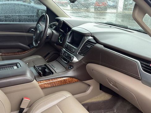 Used 2017 Chevrolet Tahoe Premier AWD/4WD image 4