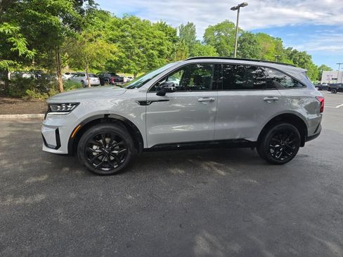 Used 2023 Kia Sorento SX AWD/4WD image 3
