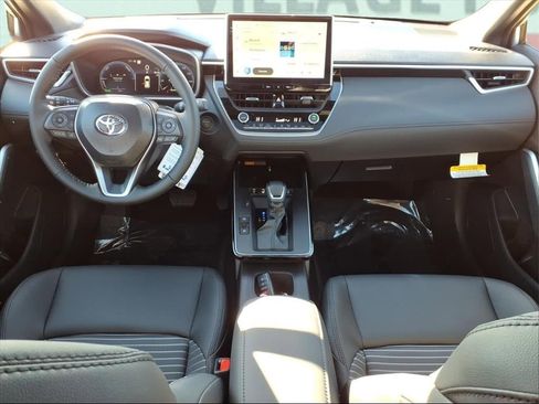 Certified 2026 Toyota Corolla Cross XSE w/ Convenience Package image 13