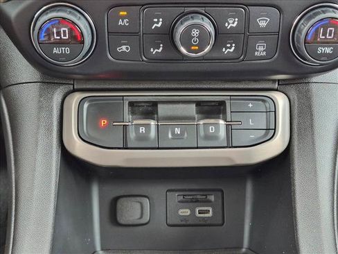 Used 2021 GMC Acadia Denali w/ Denali Ultimate Package AWD/4WD image 12