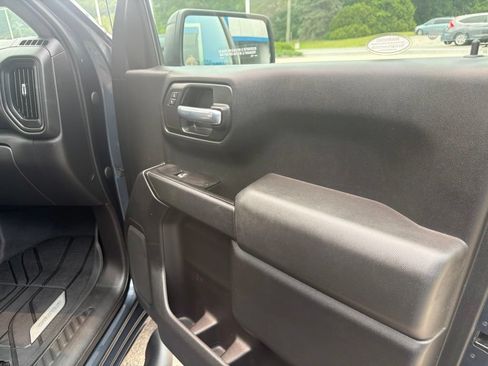 Certified 2020 Chevrolet Silverado 1500 Custom w/ Custom Value Package AWD/4WD image 32
