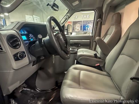 Used 2024 Ford E-350 and Econoline 350 Super Duty w/ Power Windows & Locks Group image 9
