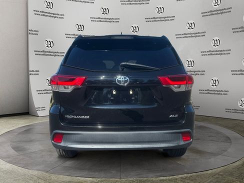 Used 2019 Toyota Highlander XLE FWD image 4