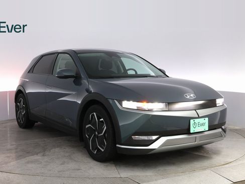 Used 2024 Hyundai Ioniq 5 SEL image 4