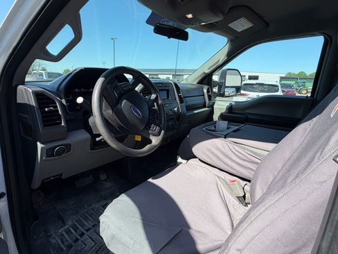 Used 2019 Ford F250 XL w/ STX Appearance Package AWD/4WD image 4