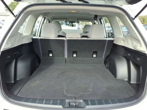 Used 2020 Subaru Forester Base w/ Alloy Wheel Package image 12