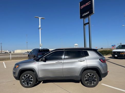 Used 2020 Jeep Compass Trailhawk image 3