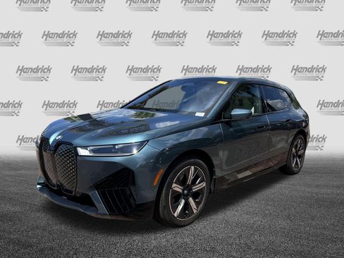 Used 2024 BMW iX xDrive50 w/ Sport Package AWD/4WD image 5