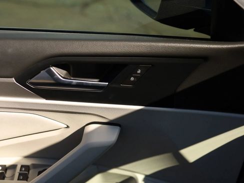 Used 2019 Volkswagen Jetta S image 10