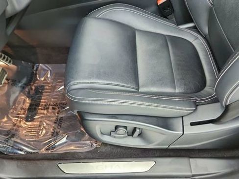 Used 2024 Jaguar E-PACE R-Dynamic SE image 33