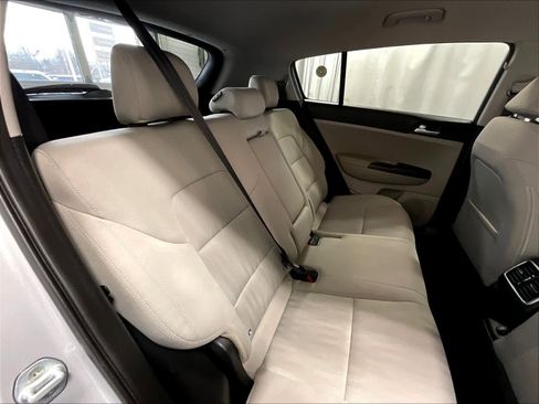 Used 2020 Kia Sportage LX image 16