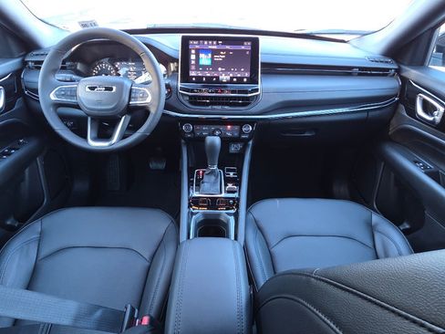 Used 2026 Jeep Compass Limited w/ Limited Altitude Pack image 2