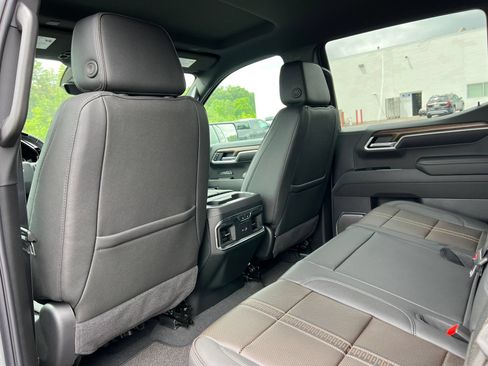 New 2026 Chevrolet Silverado 1500 High Country w/ Technology Package AWD/4WD image 42