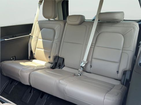 Used 2022 Lincoln Navigator L Reserve image 22