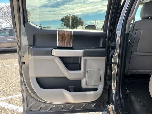 Used 2020 Ford F150 Lariat image 9