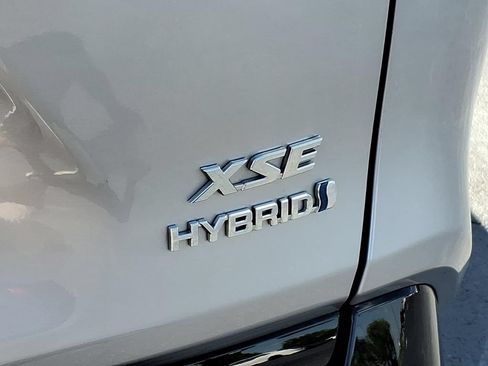 Used 2023 Toyota RAV4 XSE AWD/4WD image 10