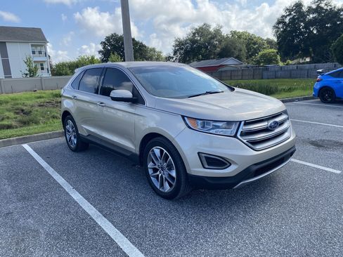 Used 2018 Ford Edge Titanium w/ Ford Safe & Smart Package FWD image 5