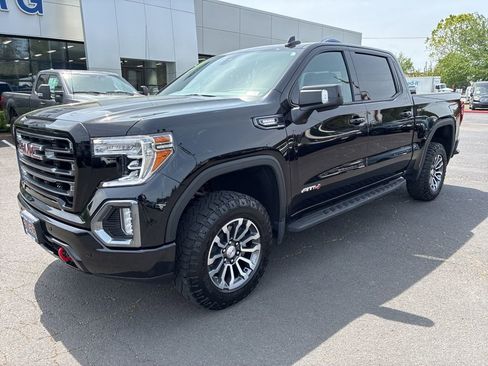 Used 2021 GMC Sierra 1500 AT4 w/ AT4 Premium Package AWD/4WD image 3