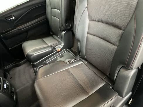 Certified 2022 Honda Pilot Black Edition image 11