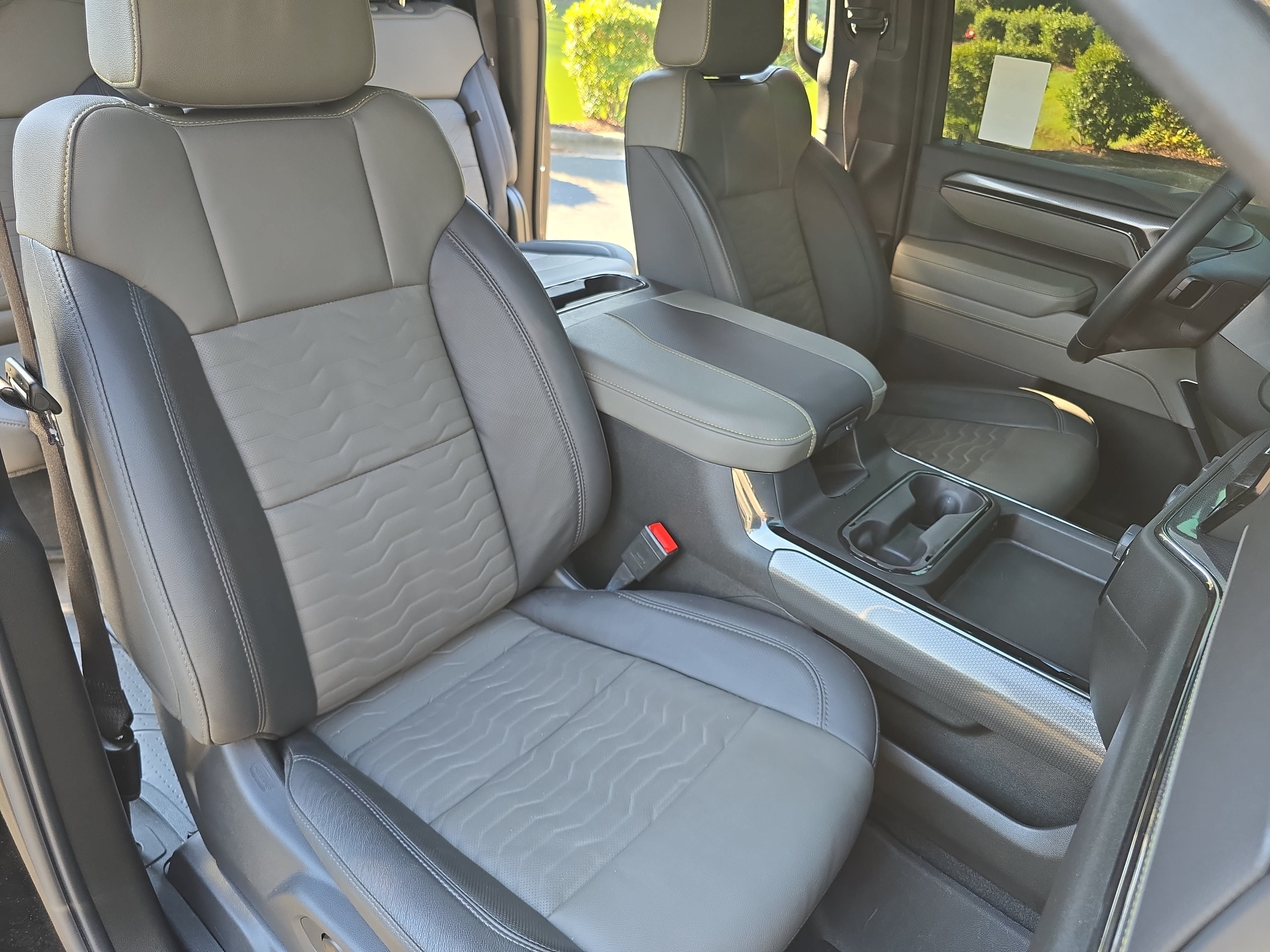 Used 2026 Chevrolet Silverado 2500 ZR2 AWD/4WD image 12