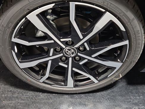 New 2026 Toyota Prius Plug-In Hybrid FWD image 10