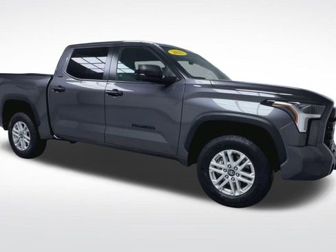 Used 2025 Toyota Tundra SR5 AWD/4WD image 17