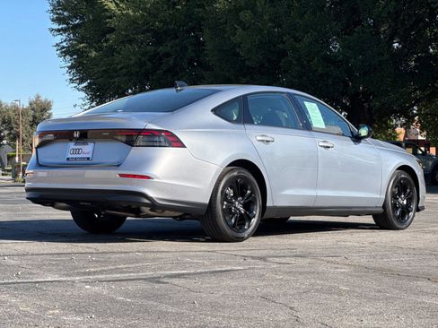 Used 2025 Honda Accord SE image 4