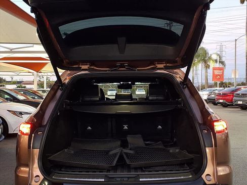 Certified 2025 Toyota Crown Signia image 6