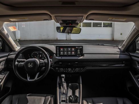Used 2023 Honda Accord Touring image 28