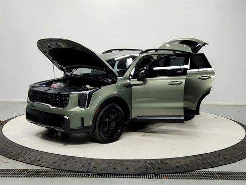 Used 2025 Kia Sorento SX image 11