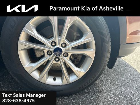 Used 2017 Ford Escape SE w/ Equipment Group 201A AWD/4WD image 5