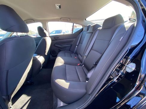 Used 2025 Nissan Altima 2.5 SV image 25