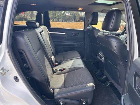 Used 2019 Toyota Highlander Plus image 17