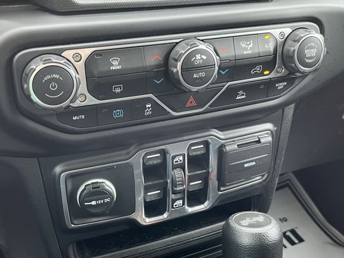 Used 2023 Jeep Wrangler Unlimited w/ 8.4" Radio Group AWD/4WD image 33