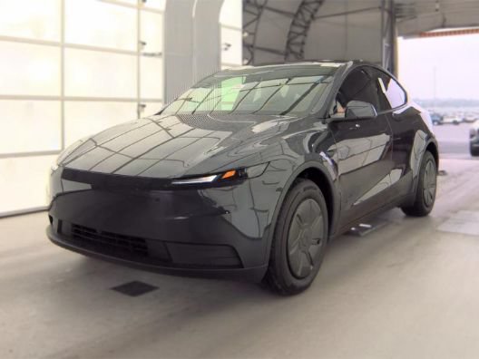 Used 2026 Tesla Model Y 2WD image 4