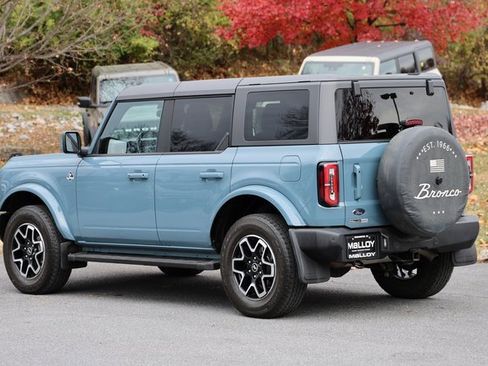 Used 2023 Ford Bronco Outer Banks image 2