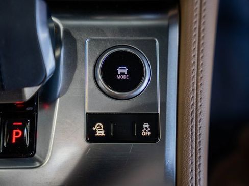 Used 2022 Jaguar F-PACE S image 23