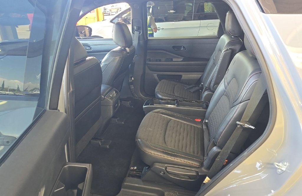 Used 2024 Nissan Pathfinder Rock Creek AWD/4WD image 13