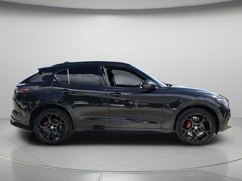 Used 2024 Alfa Romeo Stelvio AWD image 5