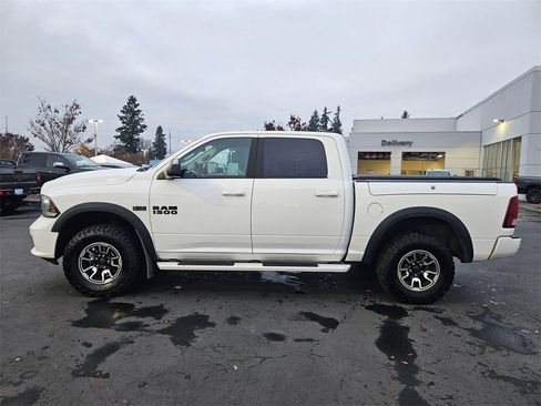 Used 2018 RAM 1500 Sport image 3