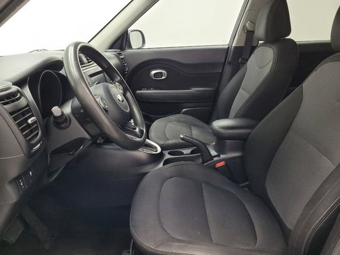 Used 2018 Kia Soul + FWD image 17