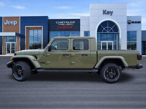 New 2025 Jeep Gladiator Sport image 3
