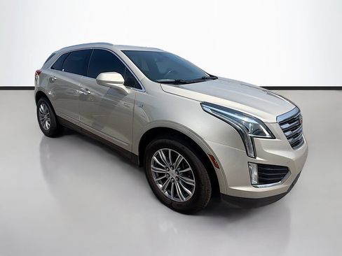 Used 2017 Cadillac XT5 Luxury w/ Driver Awareness Package FWD image 3